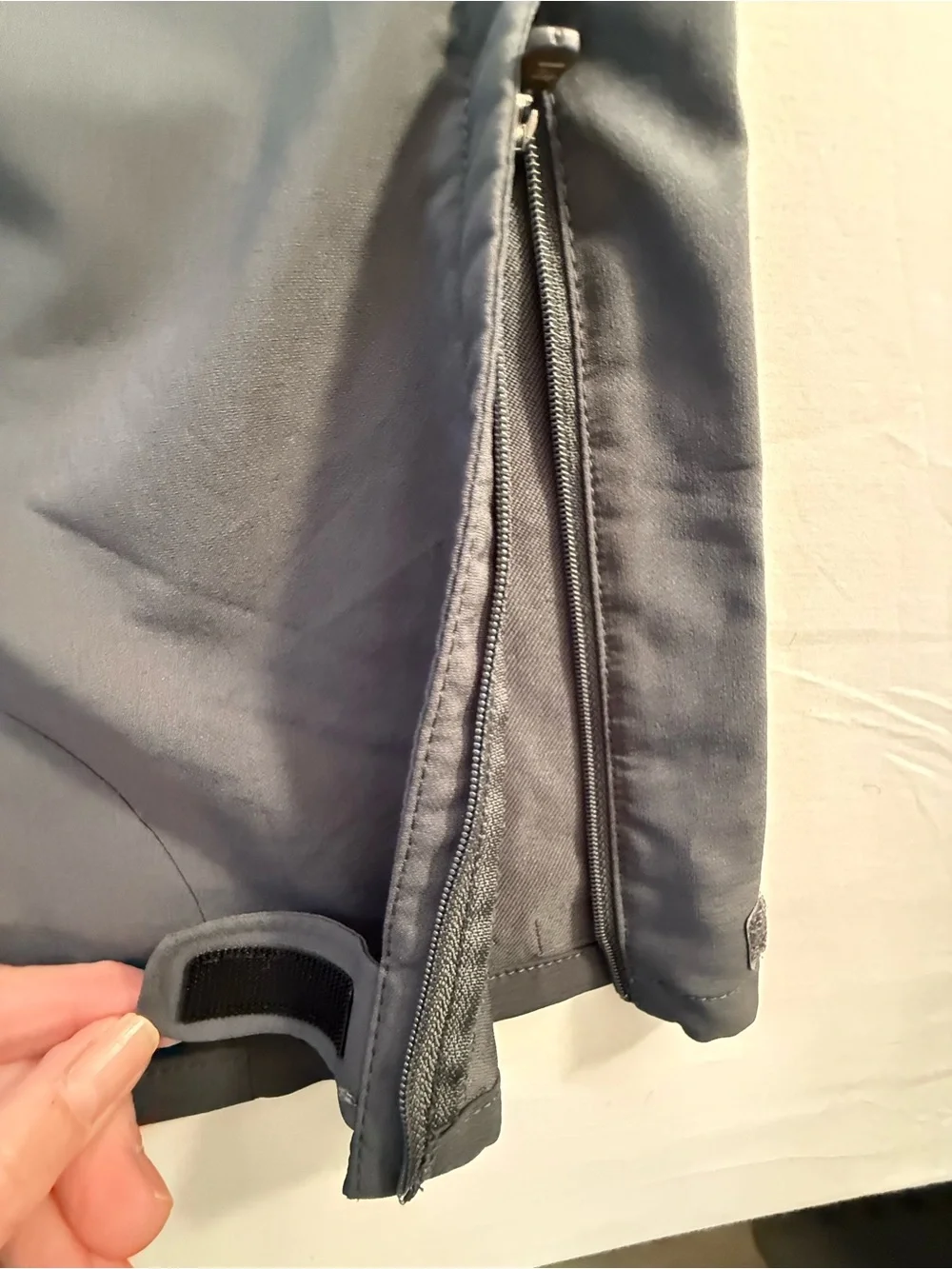 Black Outdoor Zip-Pocket Pants - Picture 3 of 13
